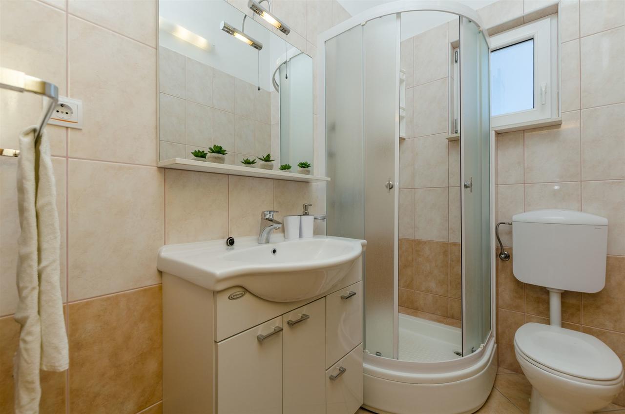 Apartments Srecko Дуче Екстер'єр фото