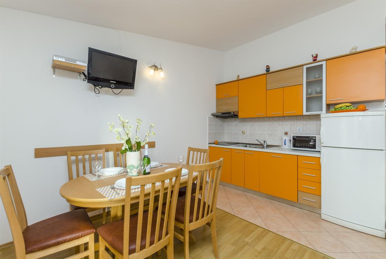Apartments Srecko Дуче Екстер'єр фото