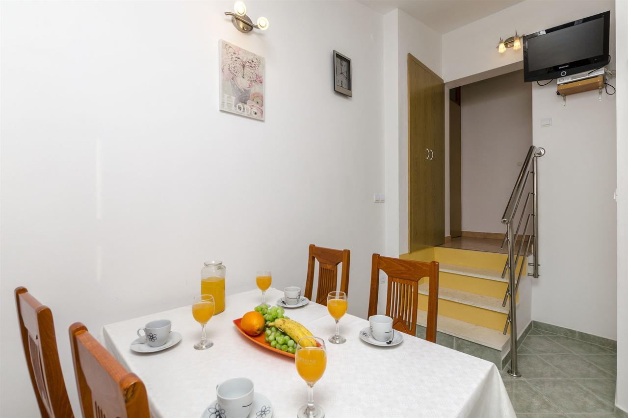 Apartments Srecko Дуче Екстер'єр фото