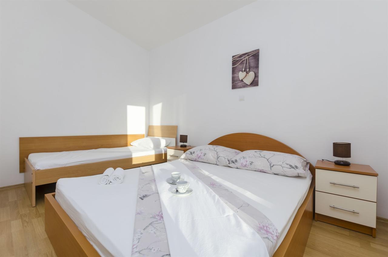 Apartments Srecko Дуче Екстер'єр фото